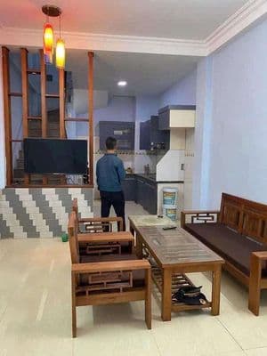 Cho thuê nhà 4 tầng ngõ 572 Ngọc Thụy - Giá 7 triệu