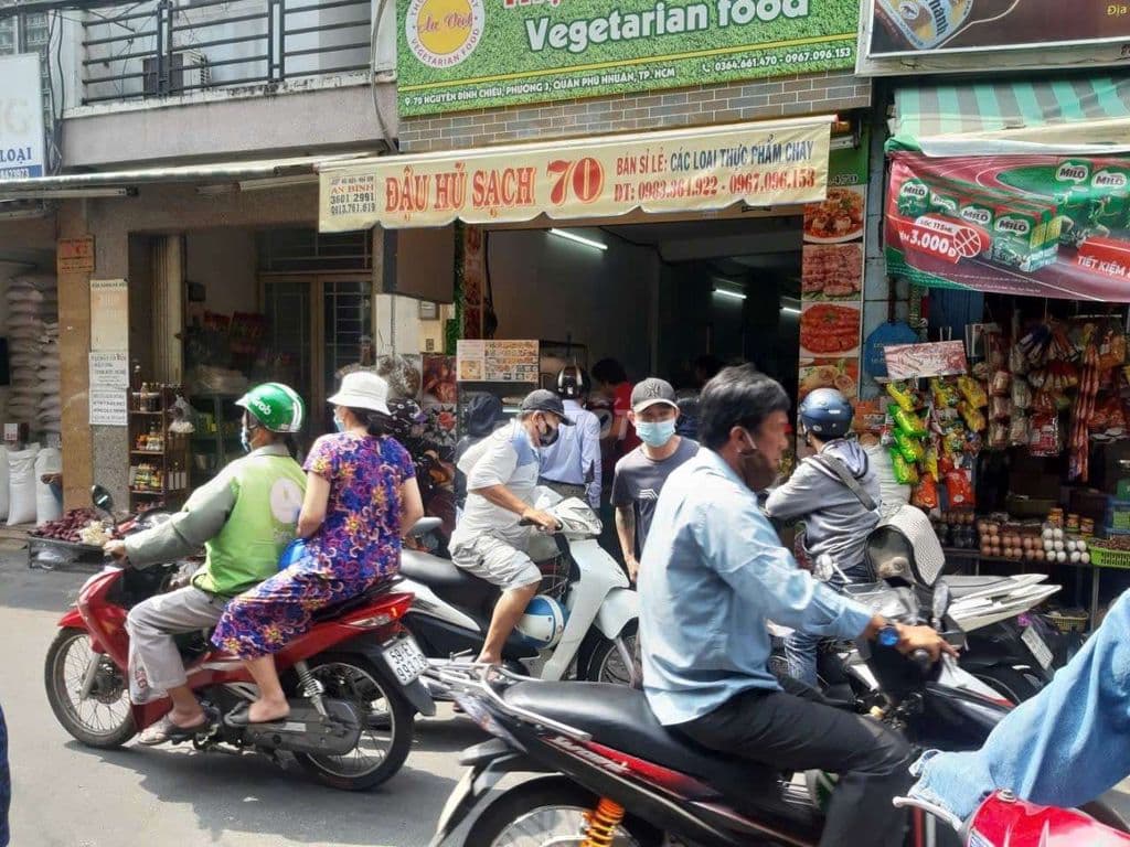 Bán nhà mặt tiền đg Nguyễn Đình Chiểu, p.3, Phú Nhuận, ngay cổng chợ