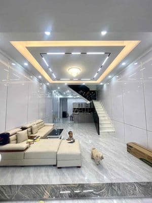 nhà 1 trệt 2 lầu UYÊN HƯNG, TÂN UYÊN,có nội thất,SÂN XE HƠI,đường 8m