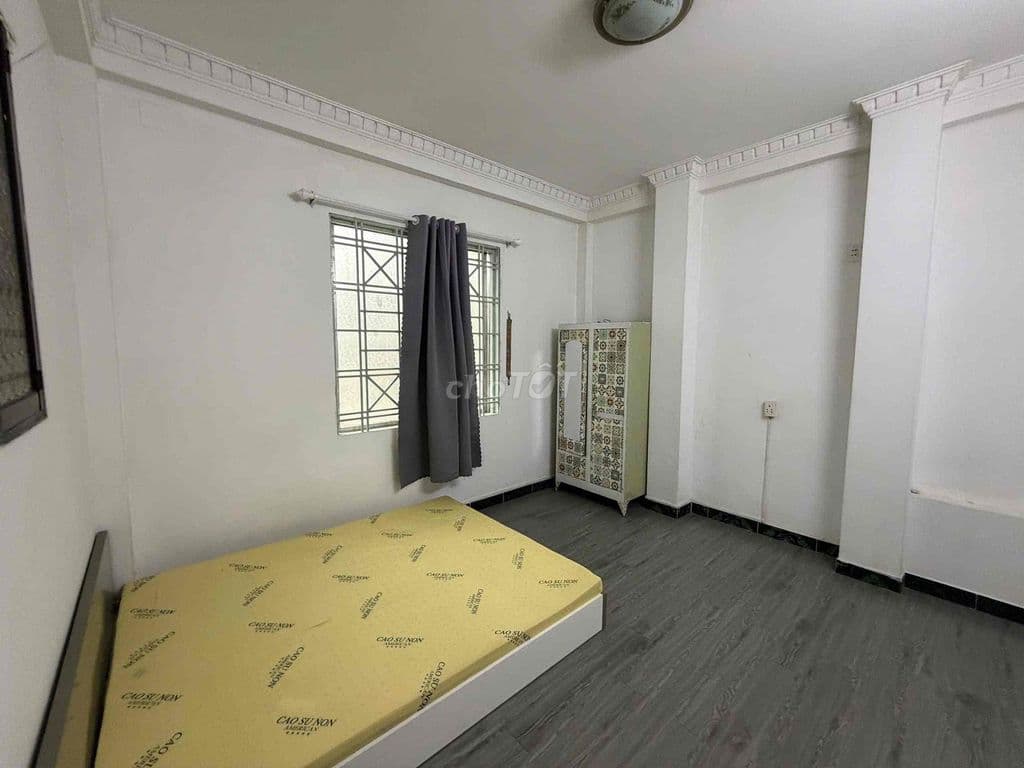 căn hộ 2 PN lớn, ban công rộng đầy đủ nội thất gần Cv Gia Định