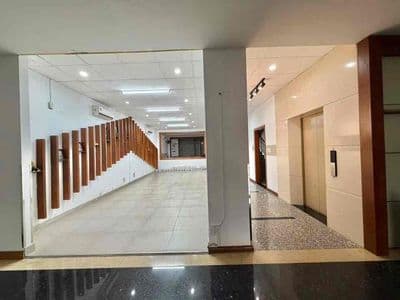 Cho thuê nhà 4 tầng thang máy , pccc , tầng hầm , 8 phòng
