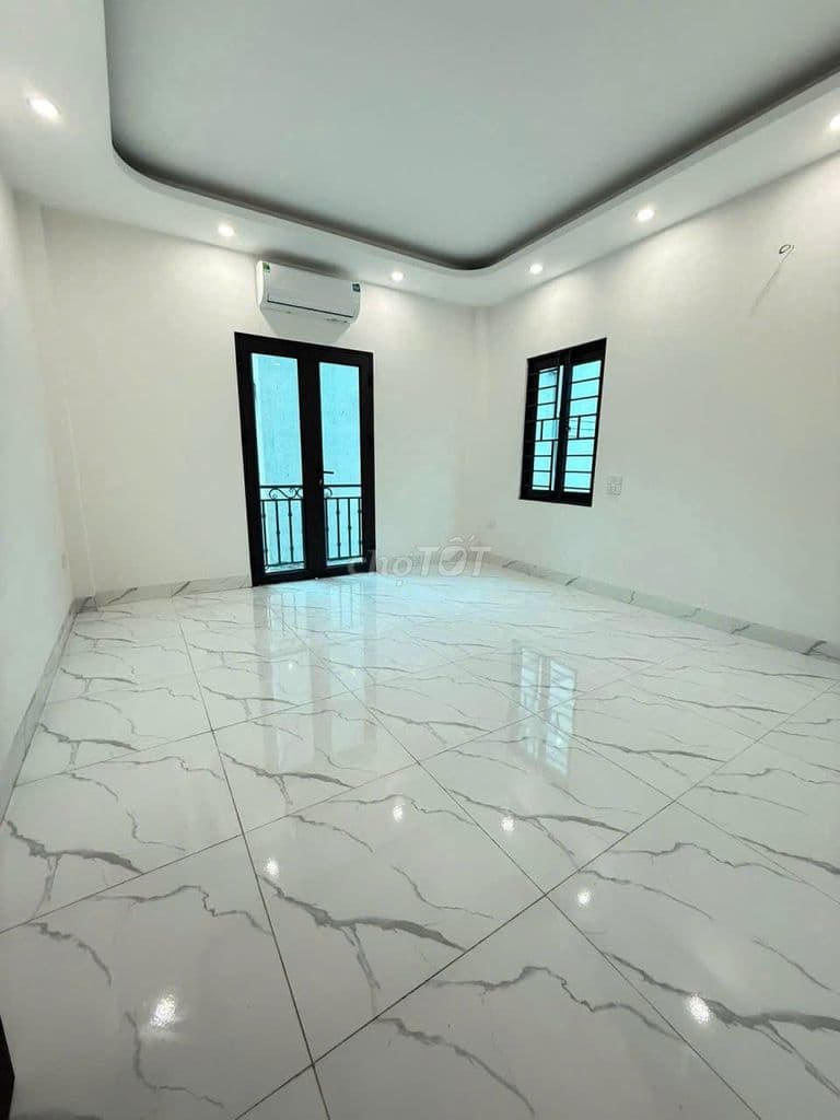 Bán Nhà mới xây , Ô tô đỗ cửa Quang Lãm , 43m , 5 tầng , 6 PN - Ảnh 2