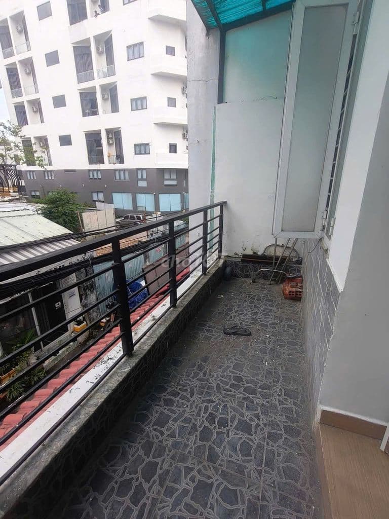 Căn hộ có ban công có nội thất, Hẻm xe hơi 791 Trần Xuân Soạn, Quận 7. - Ảnh 2