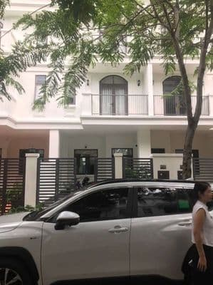 cho thuê nhà phố khu Lavida 4PN full nội thất mới xây