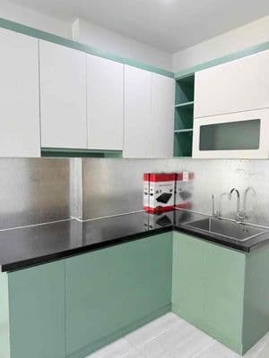 Thuê căn hộ 2 phòng ngủ rộng thoáng, full tủ bếp + máy lọc nướ