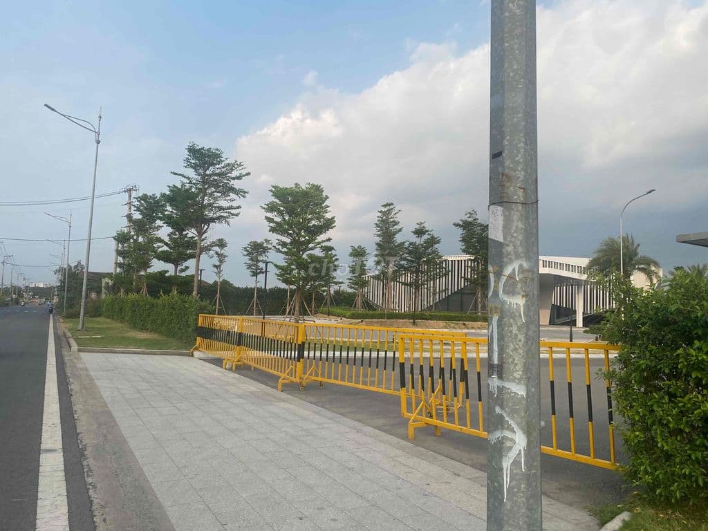 bán đất tặng dãy trọ - ngay bên bến xe miền đông mới - Ảnh 2