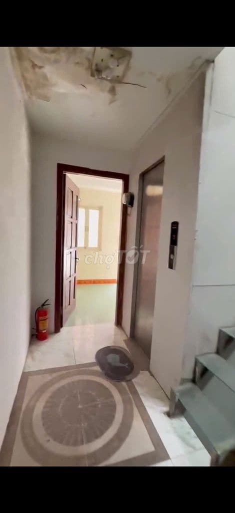 Hào Nam 20m ra Phố 6 tầng Thang máy Dt 40m ngõ 3m 11,55 tỷ.