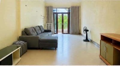 Nhà Nguyên Căn Giang Biên 3PN - Ô Tô Đỗ Cửa-Vỉa Hè Rộng-Chỉ 7 Triệu/Th