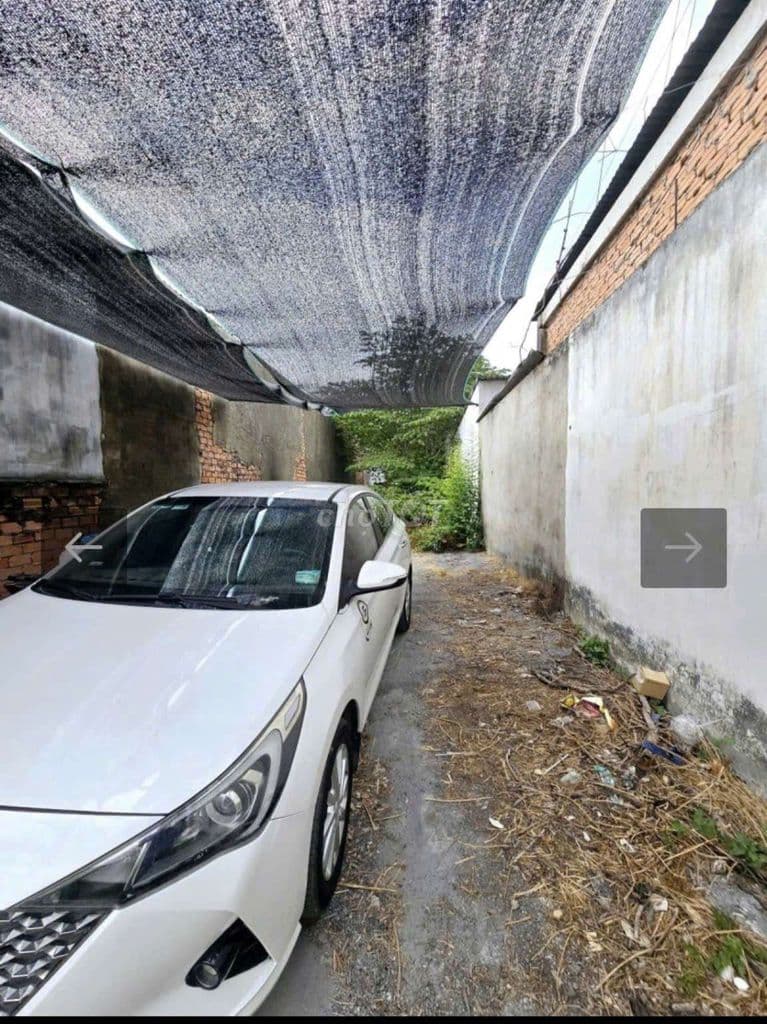 Bán đất mặt tiền hẻm 215, 1 sẹc đường long phước chỉ