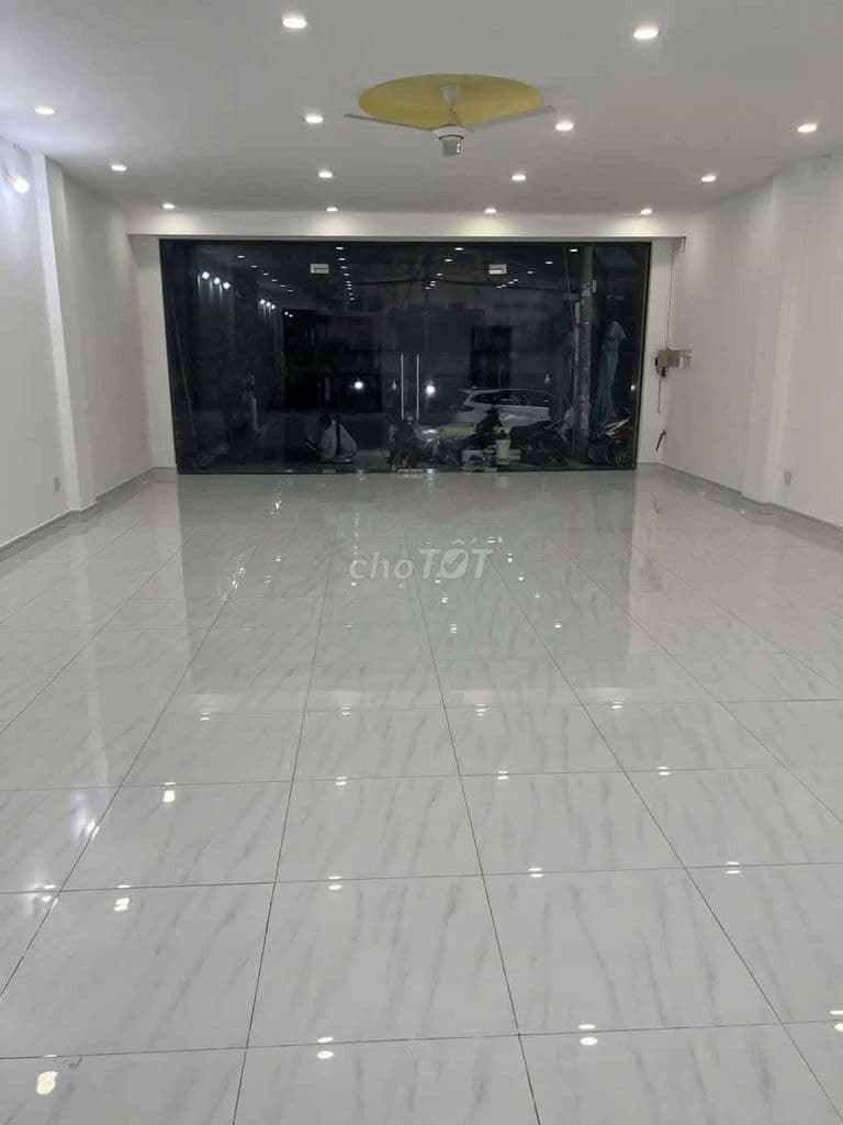 NHÀ MT 1 TRỆT 3 LẦU VỊ TRÍ ĐẮC ĐỊA CÓ THANG MÁY - Ảnh 2