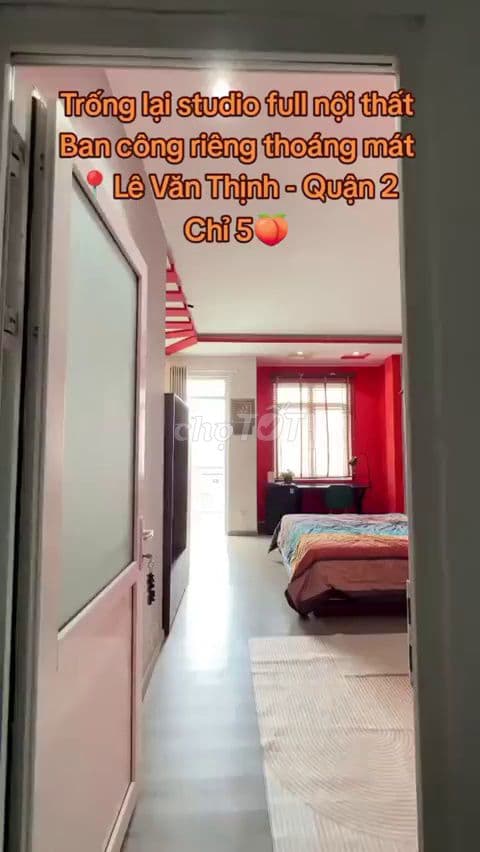 Cho thuê căn hộ studio Quận 2 đầy đủ nội thất có ban công giá 5 triệu