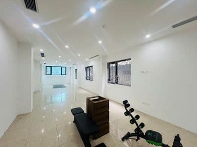 Cho thuê sàn kinh doanh - văn phòng 110m2 tòa mặt phố Khâm Thiên