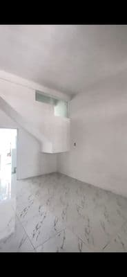 Nhà cho thuê 1 trệt 1 lầu- Sơn mới 100%