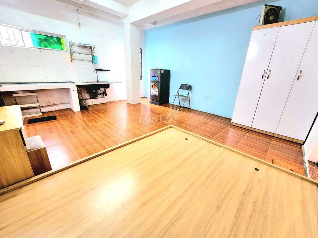 Chính chủ cần cho thuê CCMN , thang máy full đồ, để xe rộng rãi