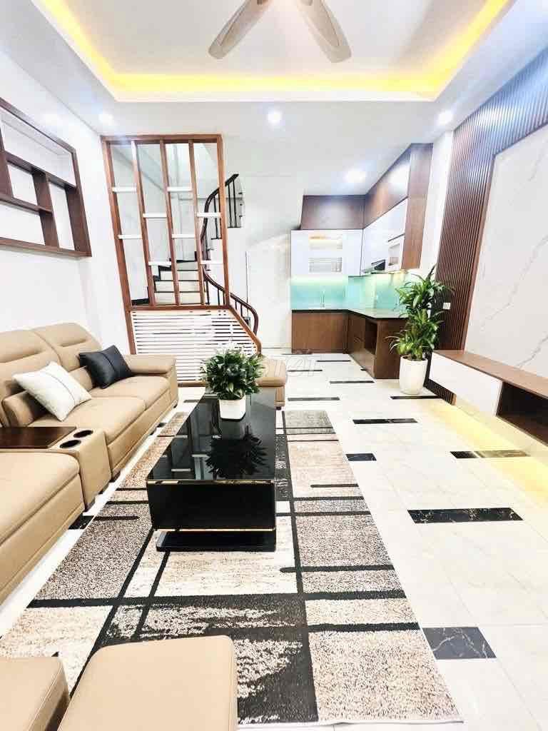 Bán Nhà Phố Giáp Nhị 35m 5Tầng MT4,2m Ngõ Siêu Rộng Thoáng Giá 7,5 Tỷ