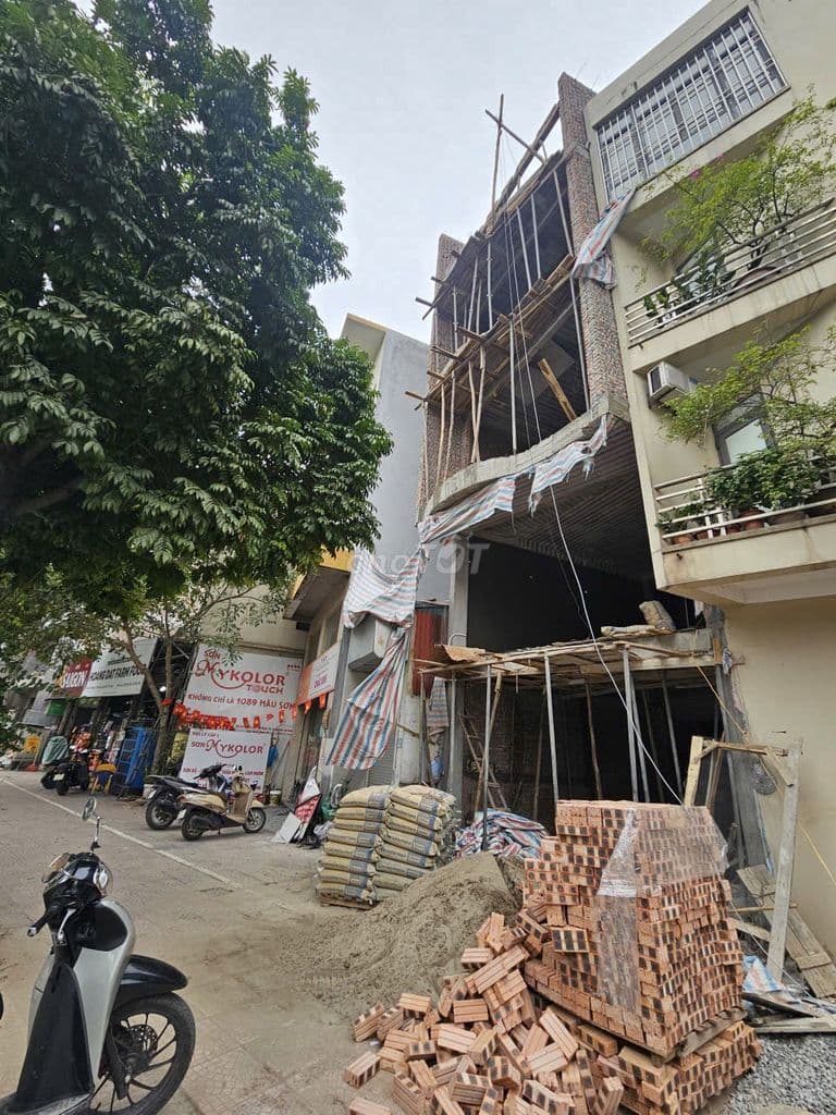 Nhà 7 Tầng Mặt Cổ Linh Vỉa Hè Rộng Kinh Doanh Đỉnh - Hơn 18 Tỷ