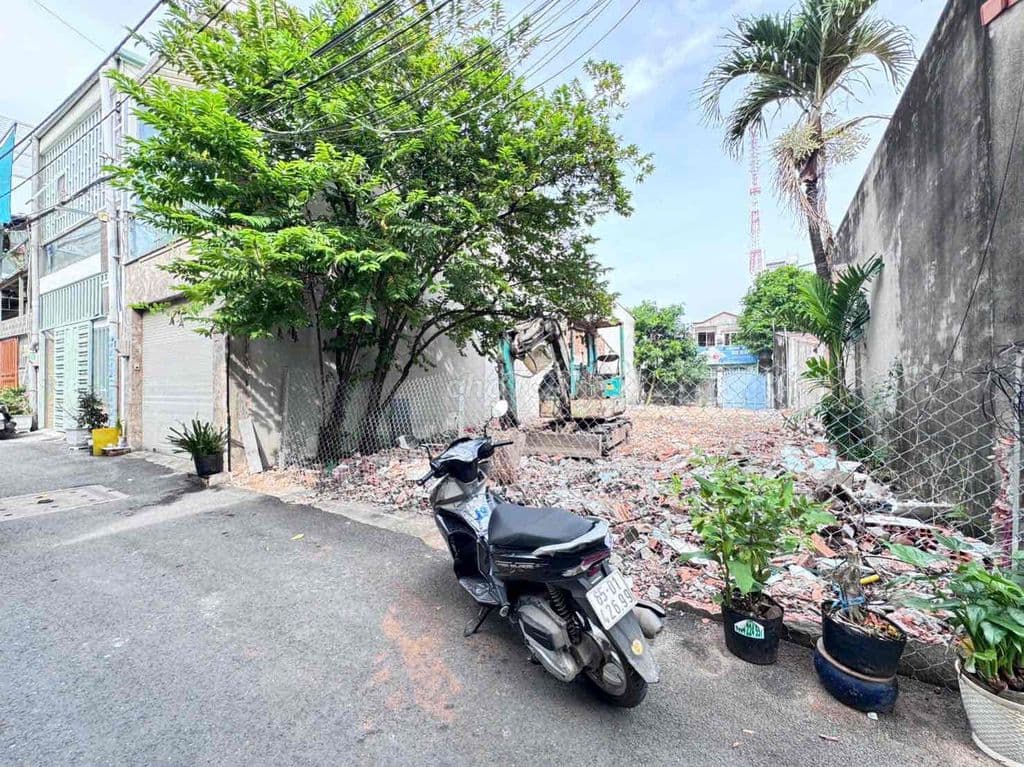 Bán Lô Đất 7,4mx12m Đường Thông 6m Xd 1 Hầm 5 Tầng ST P.TNPA Q9 TpHCM