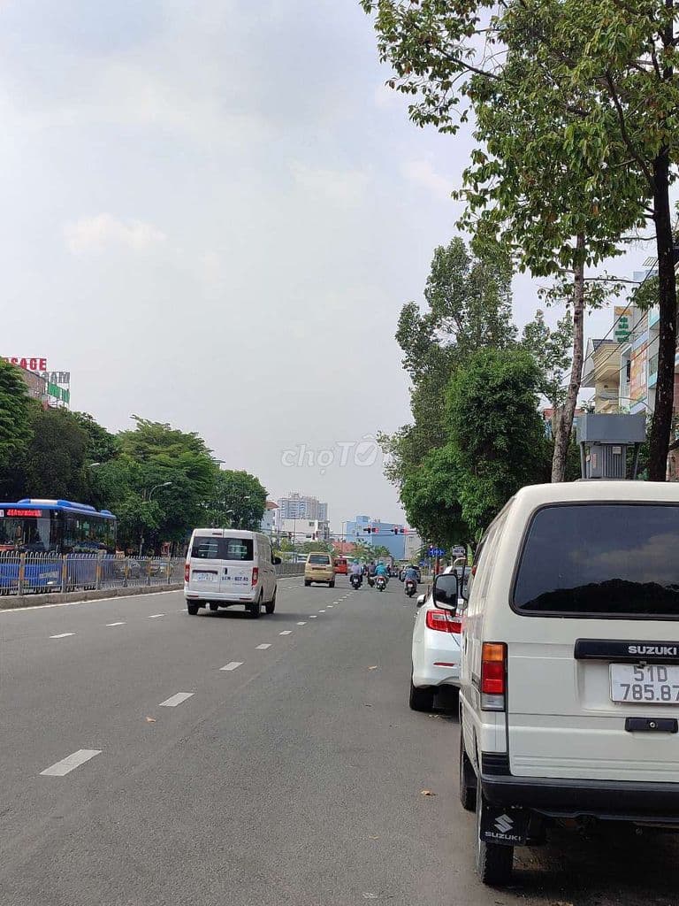 Cho thuê nhà mặt tiền tên lửa vỉa hè 8m 4,5*20m hai lầu - Ảnh 3