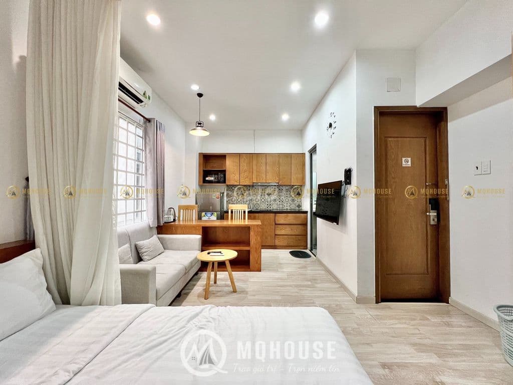 Studio cửa sổ thang máy nt cực đẹp dọn phòng hằng tuần ngay sân bay