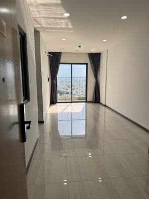 CHO THUÊ BCONS PLAZA 51M2 2PN,2WC NTCB CHỈ 6TR, GẦN LÀNG ĐẠI HỌC