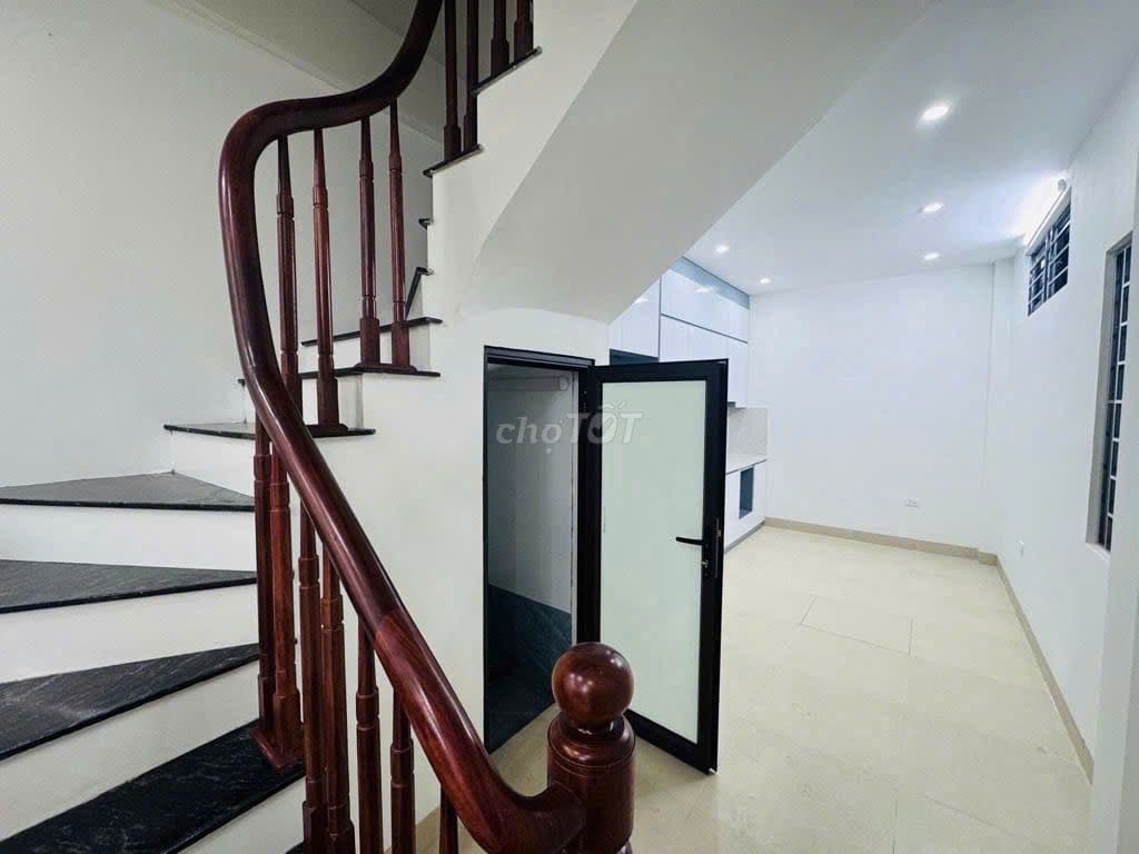 Bán nhà ngõ rộng , Phú Lương 45m , 5 tầng 6PN