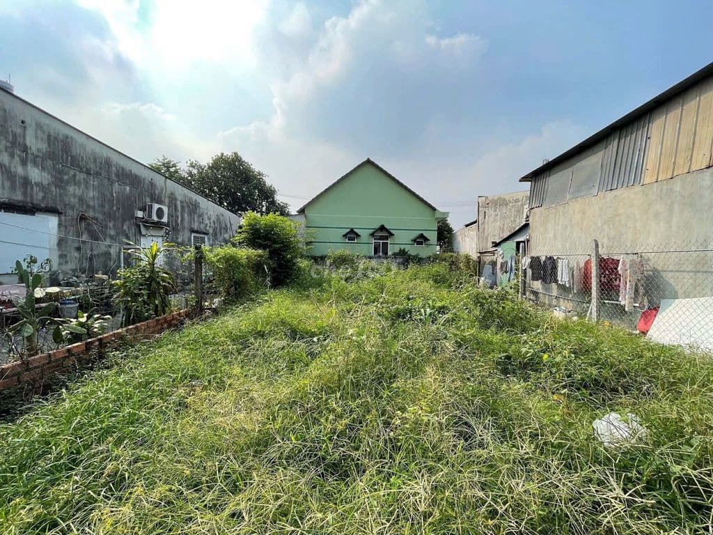 Đất Diện tích lớn giá rẻ ở Hóc Môn 234m2. Hàng Ngộp cần bán gấp. SHR