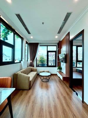 Ô tô đỗ cửa, nhà 2n1k tách bếp nhà mới tinh, mặt đường Mỹ Đình