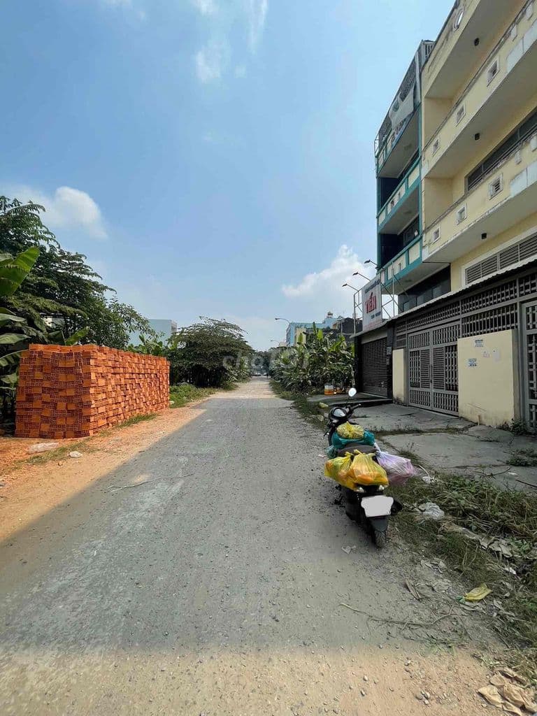 BÁN ĐẤT NỀN 110m2 GIÁ 4TỶ950 SHR ĐƯỜNG 20M CHỢ BÌNH ĐIỀN QUẬN 8