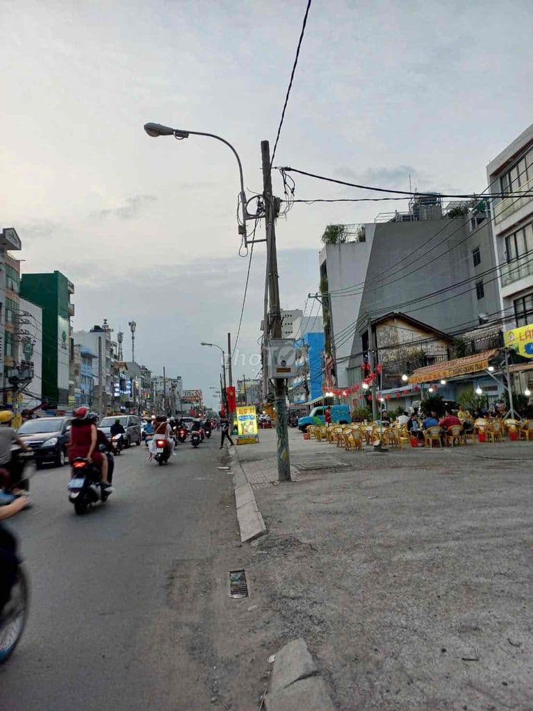 Giảm 1,5 Tỷ HXH tránh vị trí kinh doanh ngay CV Lê Thị Riêng Cách Mạng