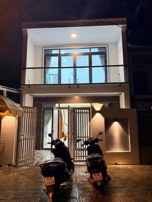 Cho thuê nhà 2 tầng mặt tiền đường Vạn Hòa Gần chợ Đầm