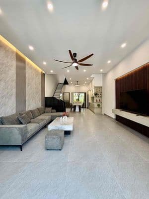 Cần bán căn nhà 3 tầng siêu đẹp đường 7m5, Nam Hoà Xuân, Ngũ Hành Sơn