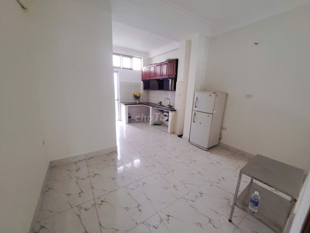 Căn hộ tập thể ngõ 199 phố Trần Quốc Hoàn, Dt 150m2, 4 ngủ, 2 bếp 2wc - Ảnh 2