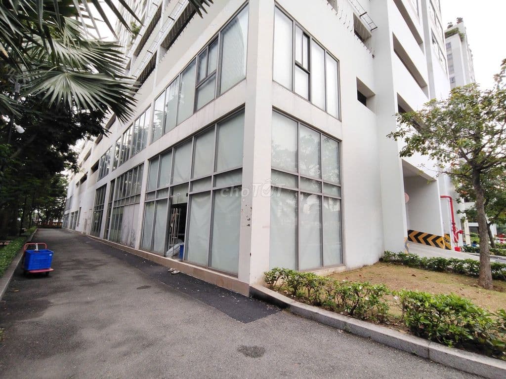 Bán căn góc shophouse luxgarden q7, Sổ hồng