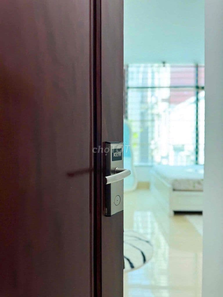 Căn hộ dịch vụ cửa sổ trời ngay vạn hạnh mall. Quận 10