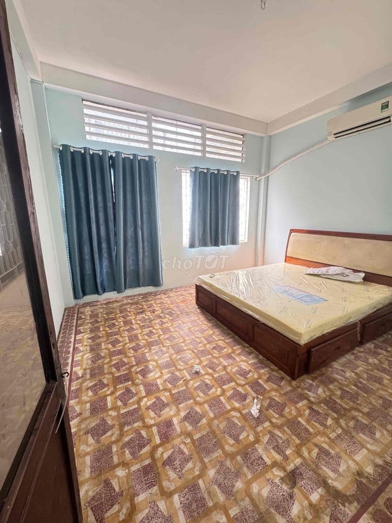 cho thuê căn hộ 2 phòng ,có máy lạnh