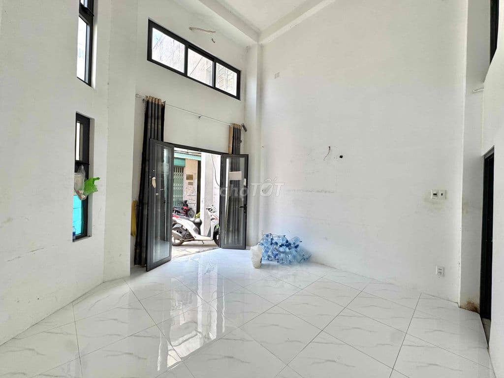 Cho thuê phòng dưới trệt phù hợp ở hoặc kdol tại nguyễn văn khối p8