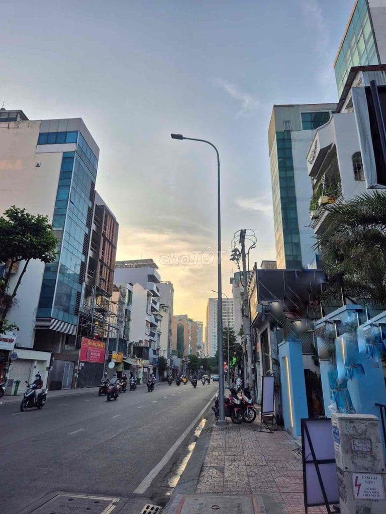 GÓC 3 MẶT TIỀN ĐÀO DUY ANH , P9, PHÚ NHUẬN • 255M2 (9x29) • TRỆT LỬNG