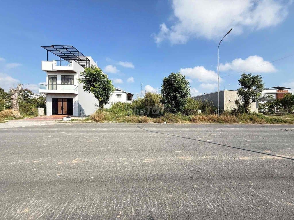 BÁN ĐẤT RẺ NHỊ BÌNH HÓC MÔN 120M2 SÁT CHỢ GẤU GIÁ CHỈ 1Tỷ350