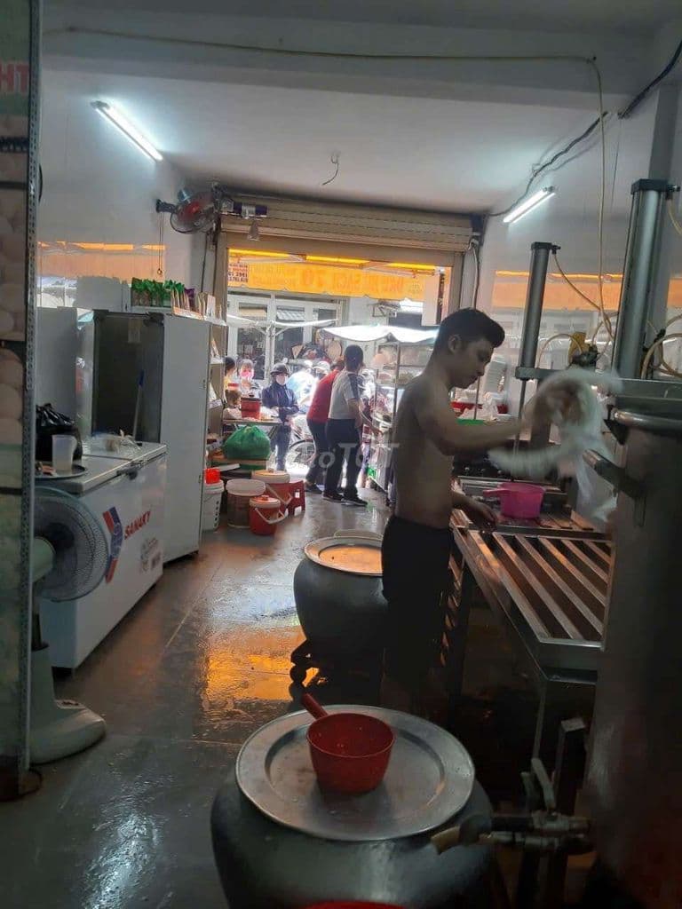 Bán nhà mặt tiền đg Nguyễn Đình Chiểu, p.3, Phú Nhuận, ngay cổng chợ - Ảnh 3