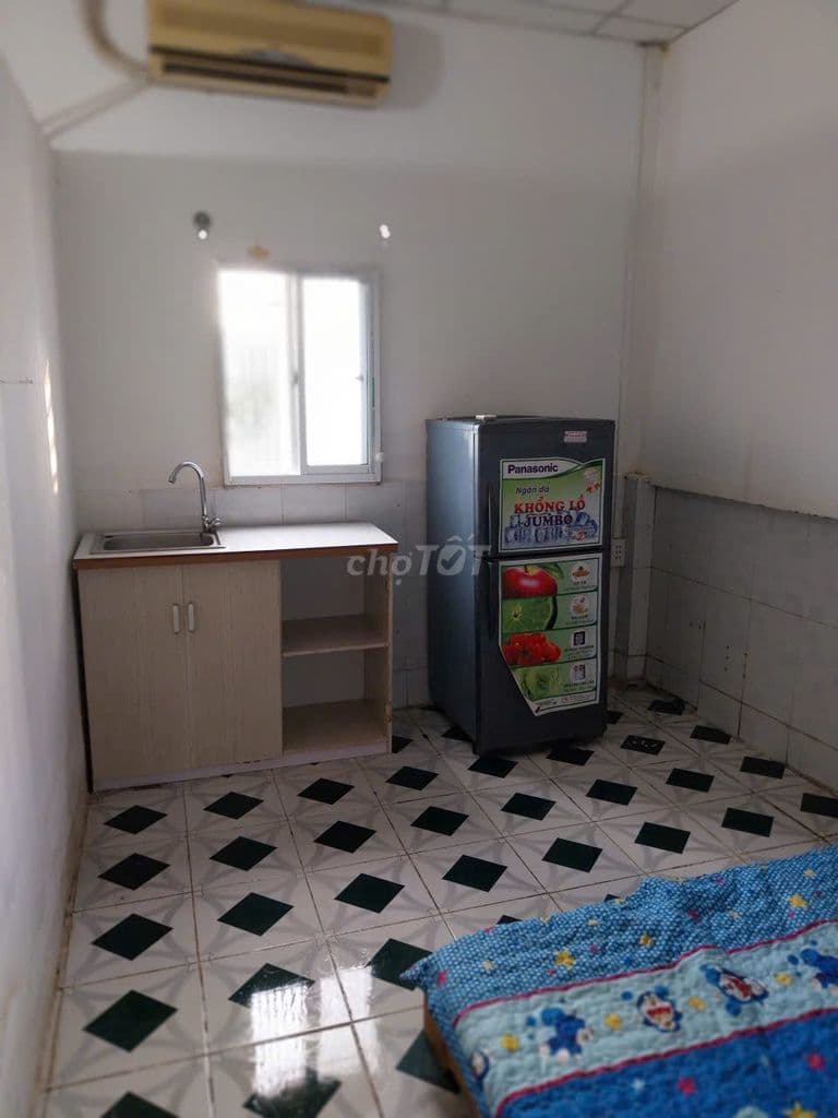 Cho thuê phòng có máy lạnh tủ lạnh nệm kệ bếp wc riêng giờ giấc tự do