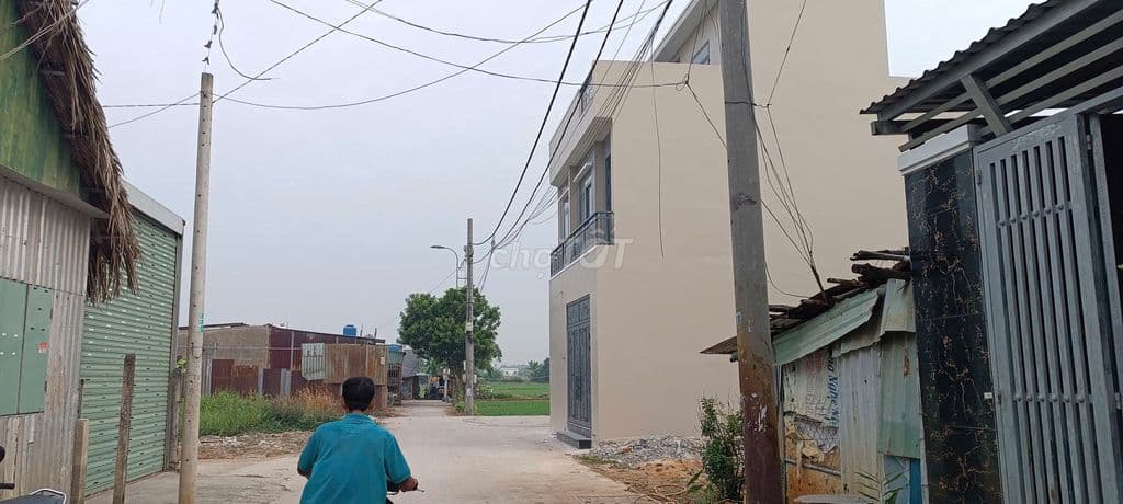 Bán nền đất đường hẻm Bình Mỹ, dựng nhà ở liền.