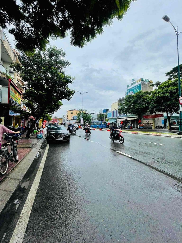 MẶT TIỀN KINH DOANH 3 TẦNG SIÊU VIP LÊ VĂN VIỆT-THỦ ĐỨC GẦN GA METRO - Ảnh 3