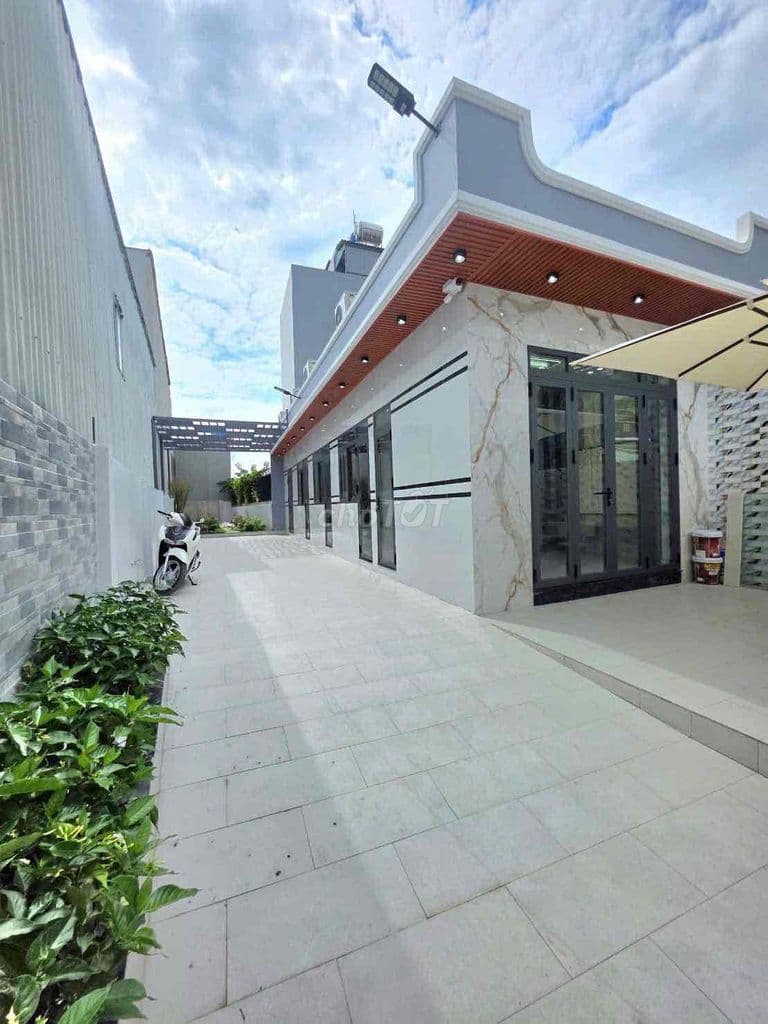 NHÀ PHỐ SÂN VƯỜN THOÁNG MÁT KDC HUỲNH TẤN PHÁT - ĐƯỜNG XE HƠI TỚI NHÀ - Ảnh 3