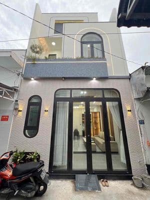 NHÀ LẦU MỚI FULL NỘI THẤT HẺM 136 HOÀNG QUỐC VIỆT