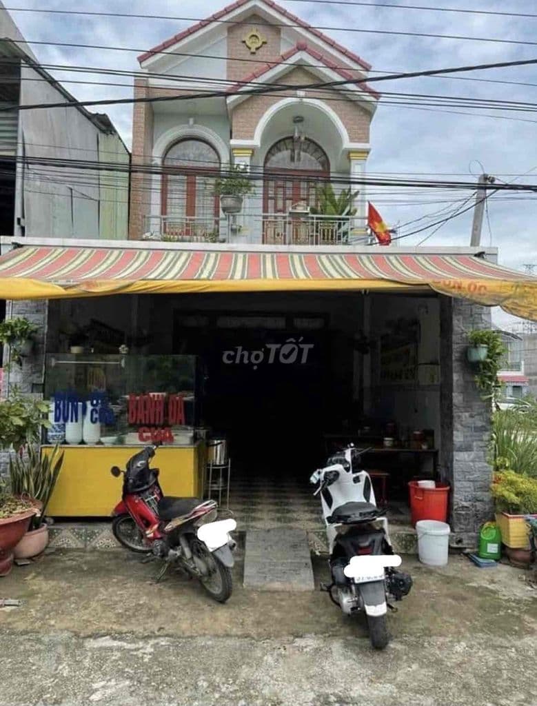 Cô Sáu cần bán nhà 920triệu ngay khu vực chợ Bình Chánh