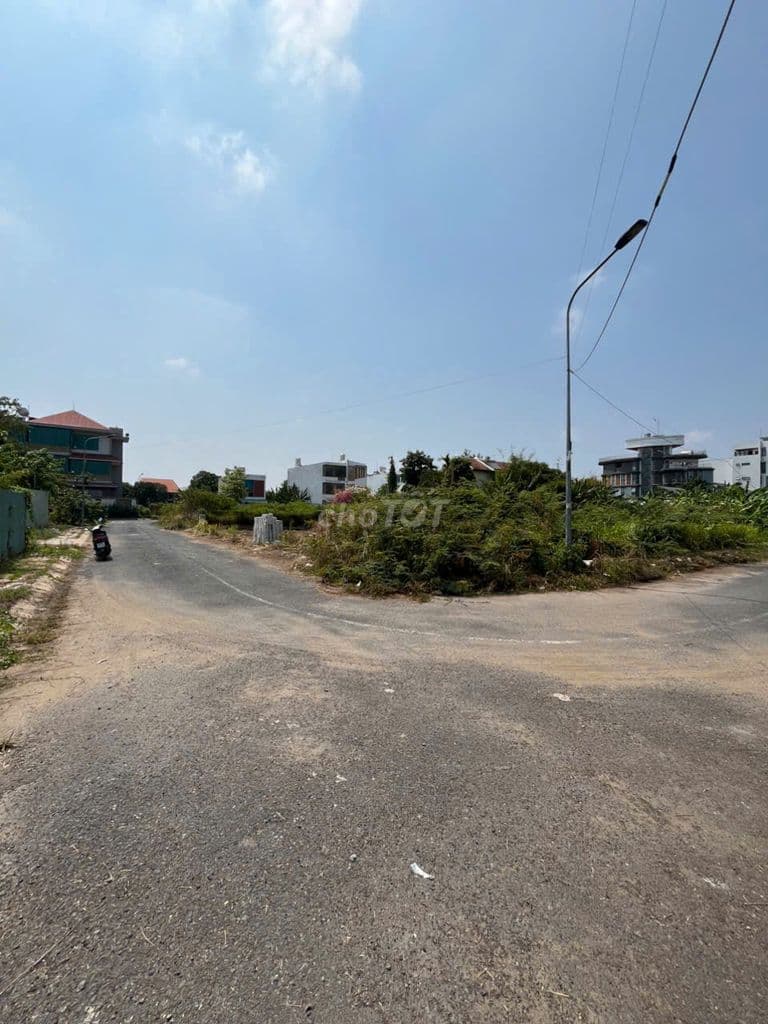 LÔ GÓC BIỆT THỰ 2 MẶT TIỀN – NGANG KHỦNG 31,2M – KDC TĂNG LONG GARDEN