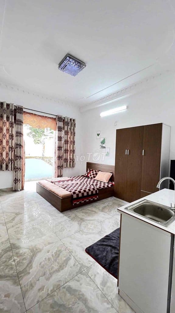 BAN CÔNG_FULL NỘI THẤT_NẰM GẦN NGUYỄN ẢNH THỦ - THUẬN TIỆN QUA CVPM