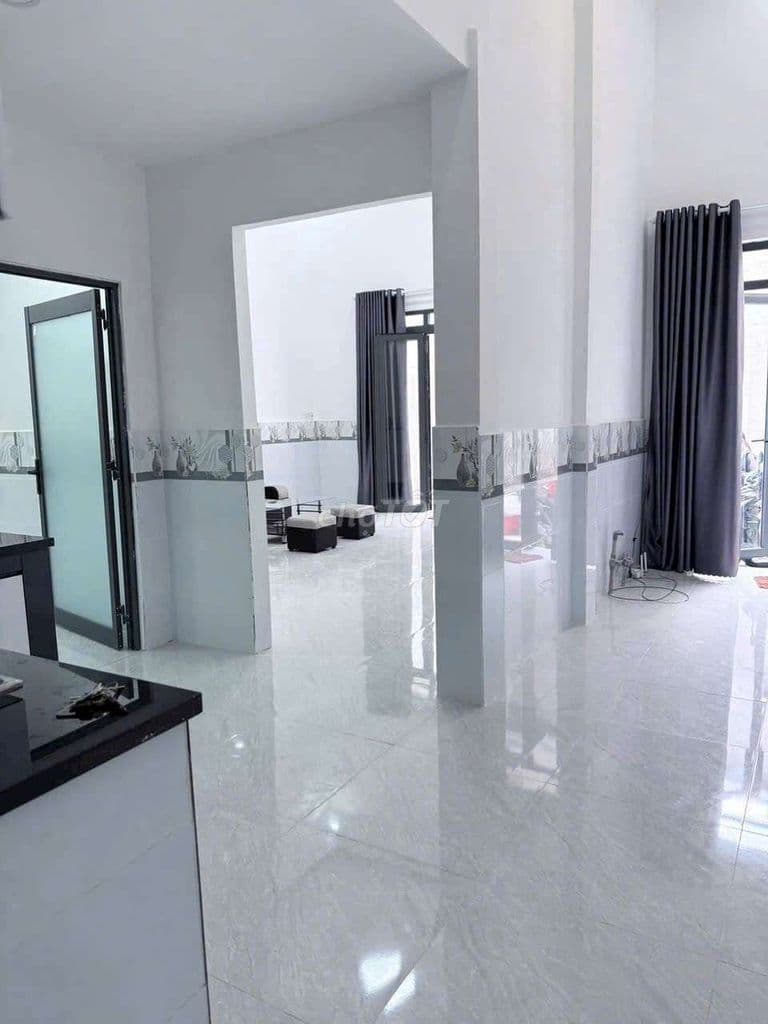 HIẾM - NHÀ HXH ĐƯỜNG ĐOÀN NGUYỄN TUẤN - CẤP 4 SHR THỔ CƯ FULL - Ảnh 3