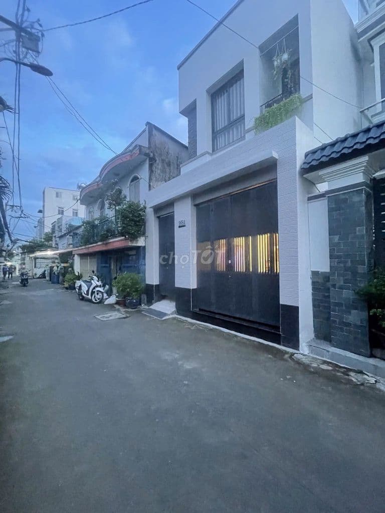 Bán nhà HXH Phạm Thế Hiển, Quận 8, 94m2, 2 tầng, sát mặt tiền đường.