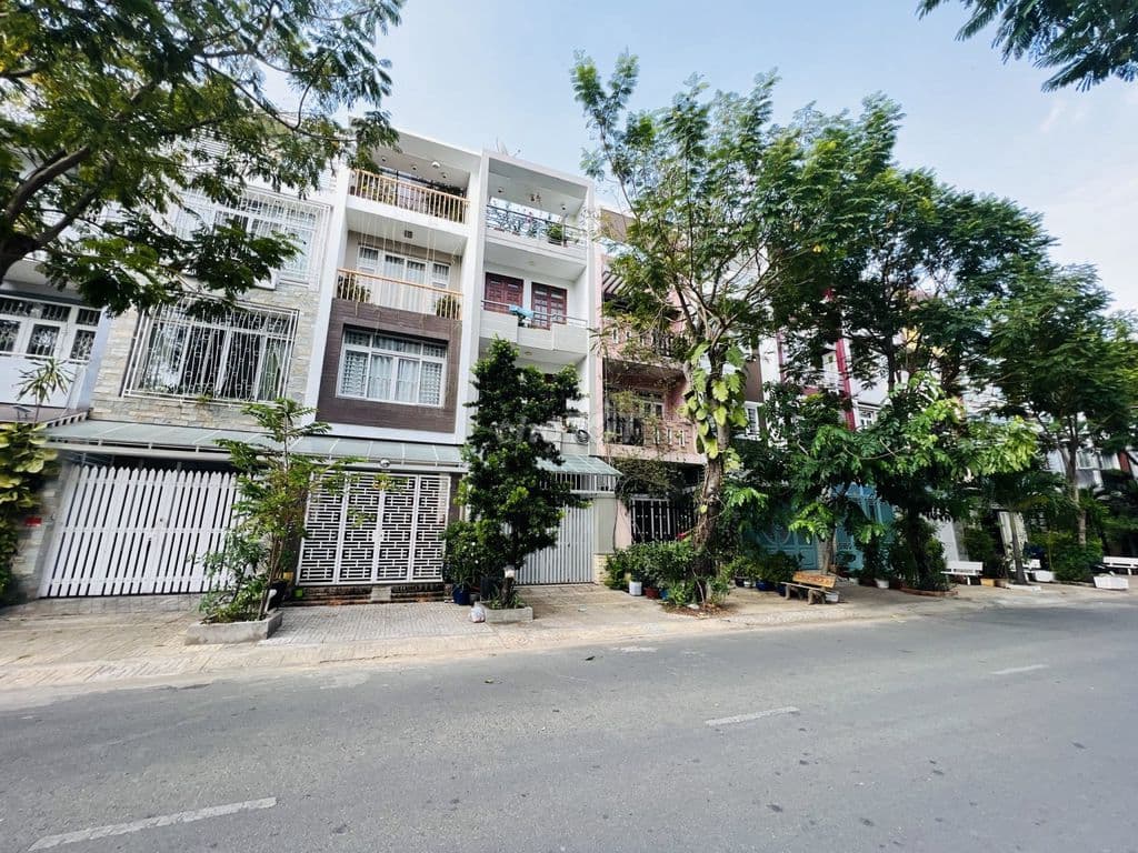 Nhà phố 4 tầng đường số 40 Nguyễn Thị Thập - KDC Tân Quy Đông Q7